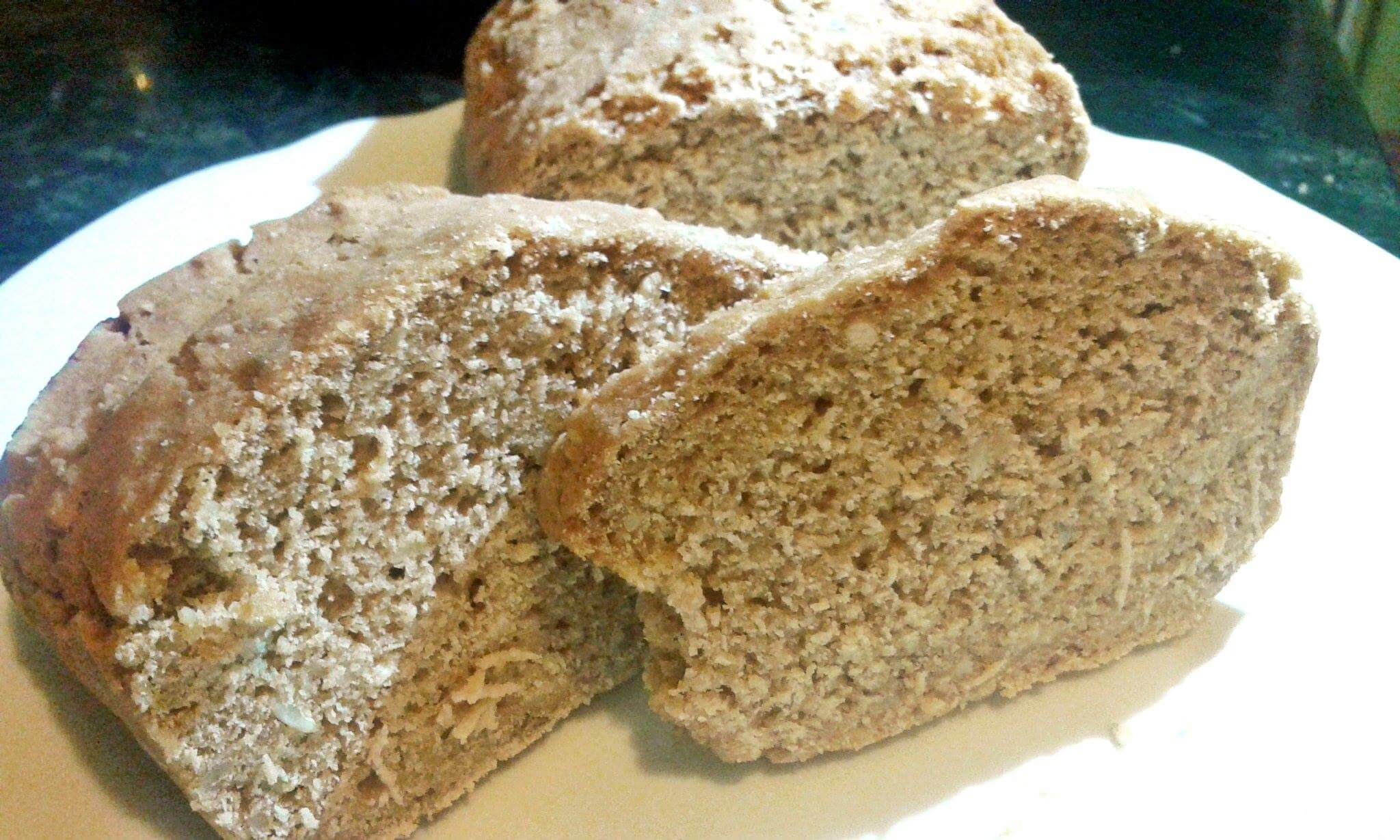 Puha, barna, rostban gazdag gluténmentes Labeta kenyér