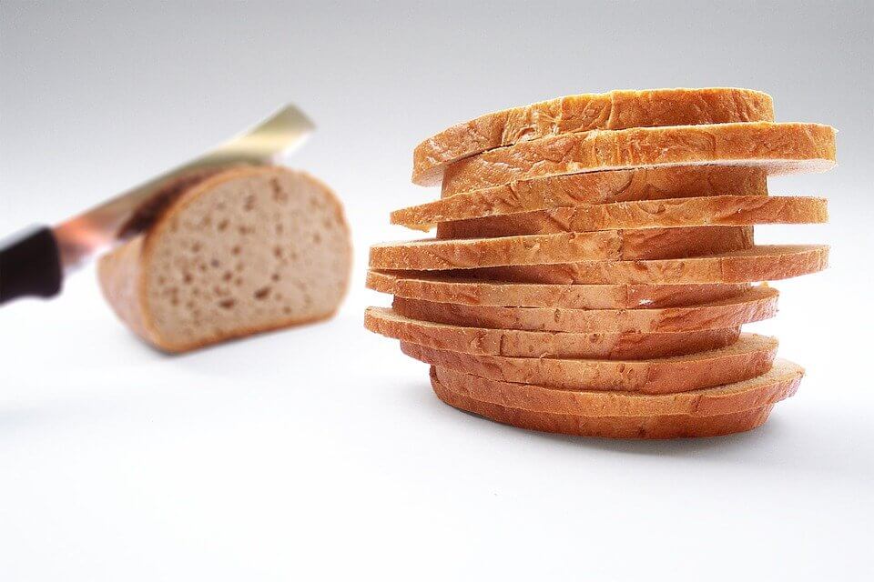 Ennél egyszerűbben és gyorsabban nem lehet finom gluténmentes kenyeret készíteni