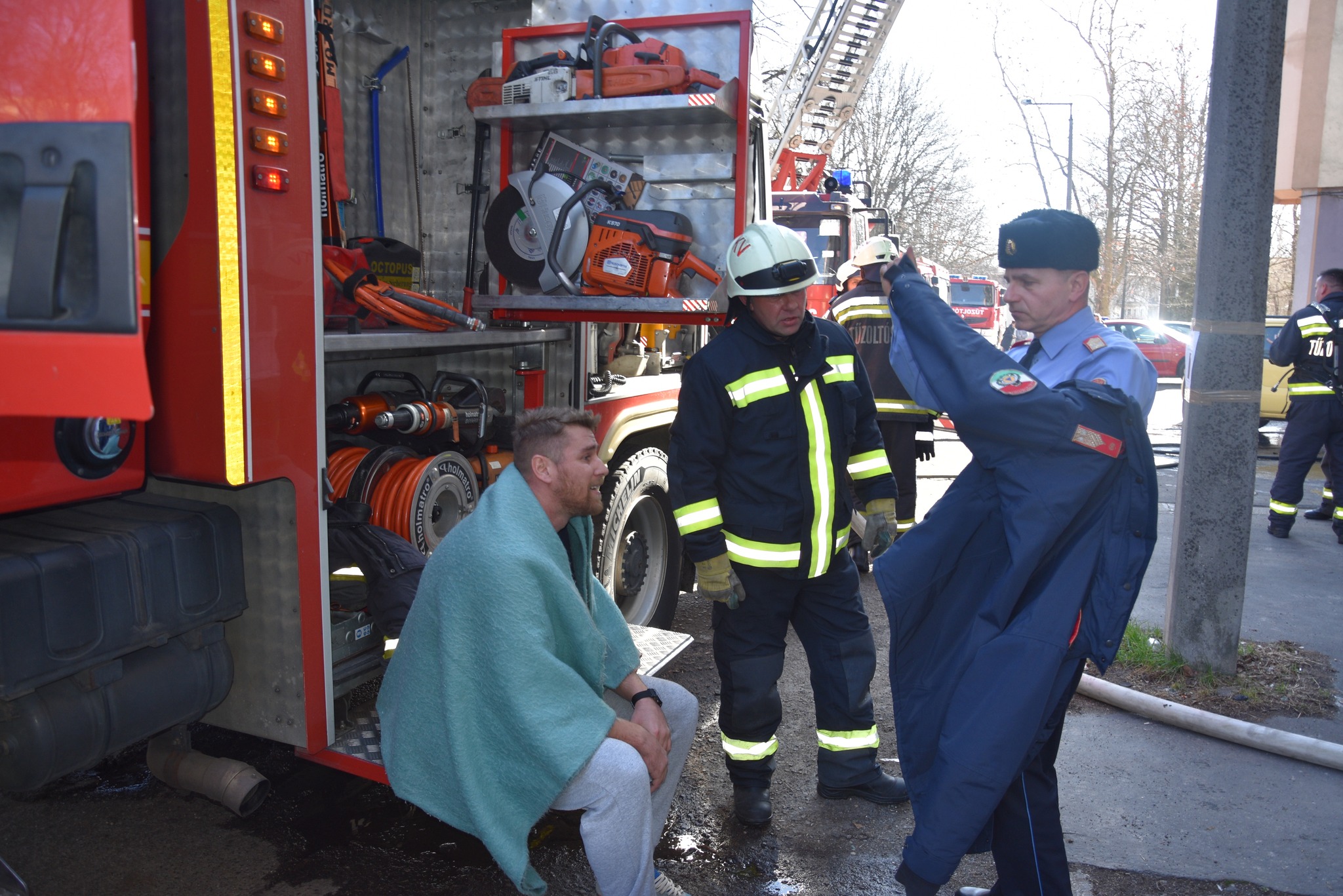 Te tűzbe mennél másokért? Ő megtette - 3 embert mentett meg a hős