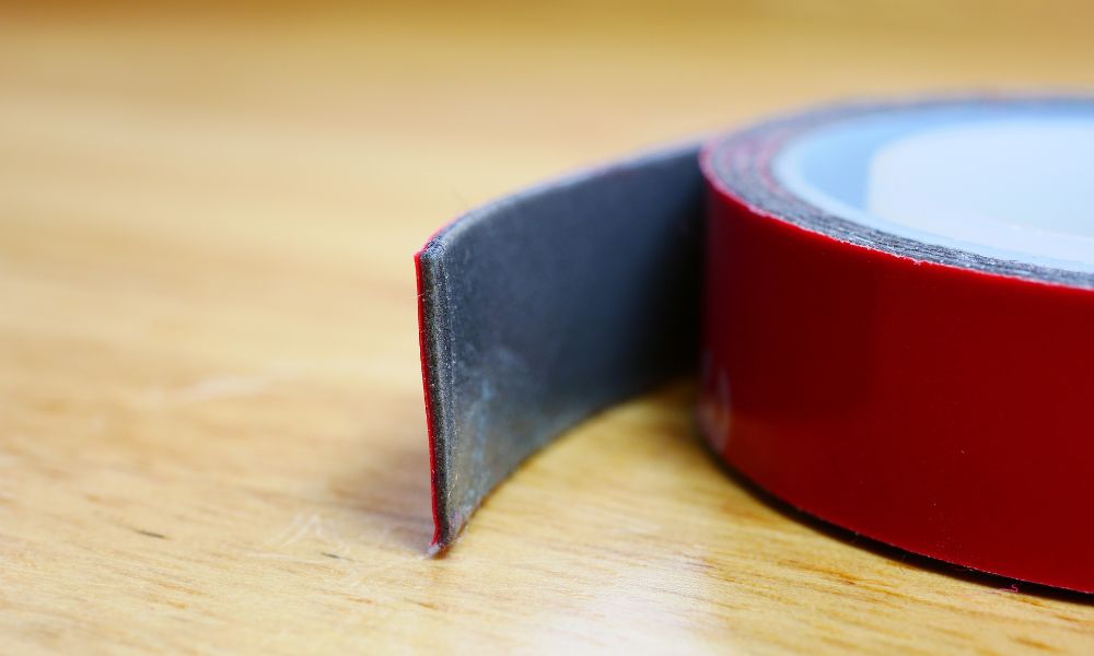 Kétoldalú ragasztószalag: A diszkrét, mégis erős megoldás