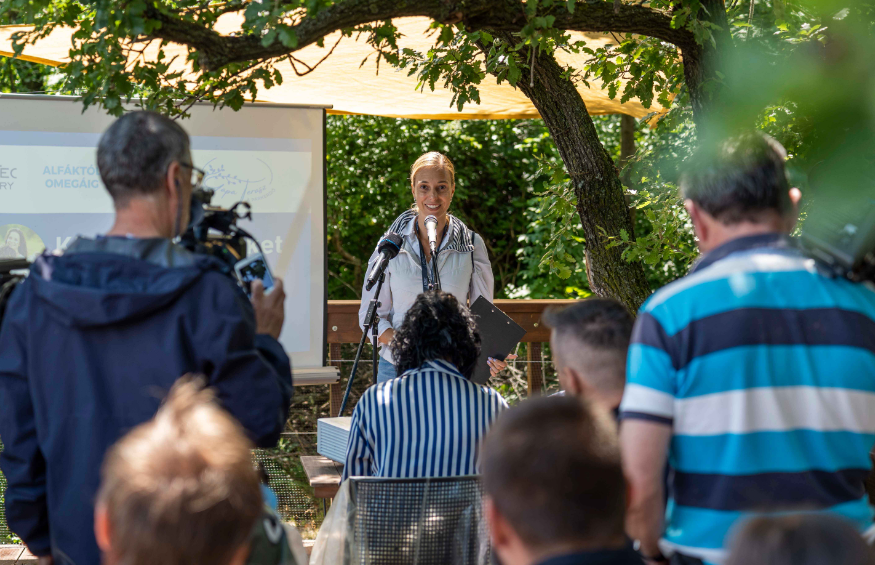 Jön az Alfáktól Omegáig gyermeknevelési konferencia