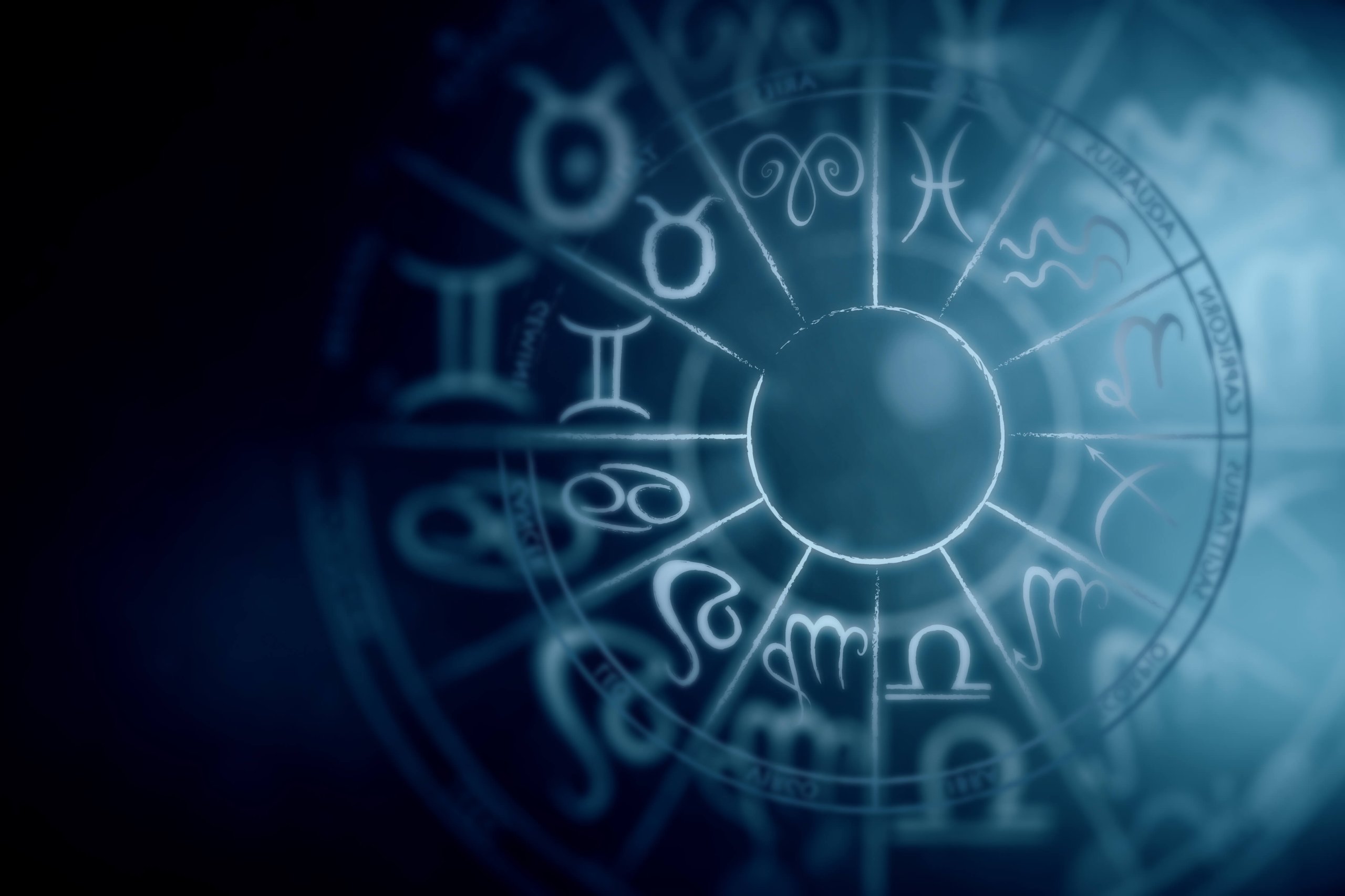 Így szórják a pénzt a csillagjegyek