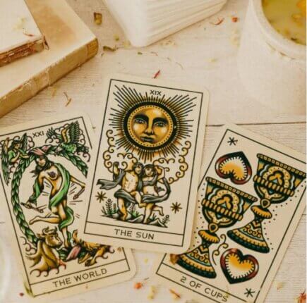 Mit üzen most a lelkednek az Univerzum? Válassz egy kártyát!