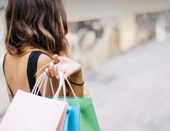 A nők már átvették az irányítást – a cégek viszont még mindig férfiaknak beszélnek