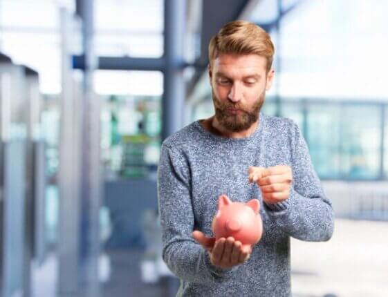 5 mindennapi szokás, ami miatt észrevétlenül elszivárog a pénzed