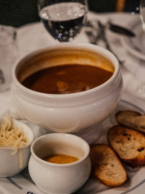 Halászlé mesterfokon: 10 titkos trükk a legendás recepthez